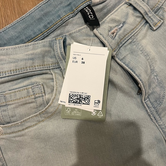 NWT H&M low rise flare jeans w/ back pocket flaps size 6 color light denim blue - Picture 6 of 6